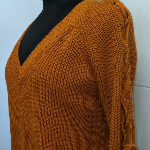 🧶🧵burnt orange knitted Guess sweater🧵🧶 - Picture 2 of 4